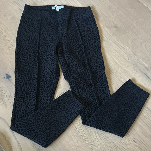 Old Navy Black velvet leopard patterned Stevie pant- size M TALL - Picture 1 of 6